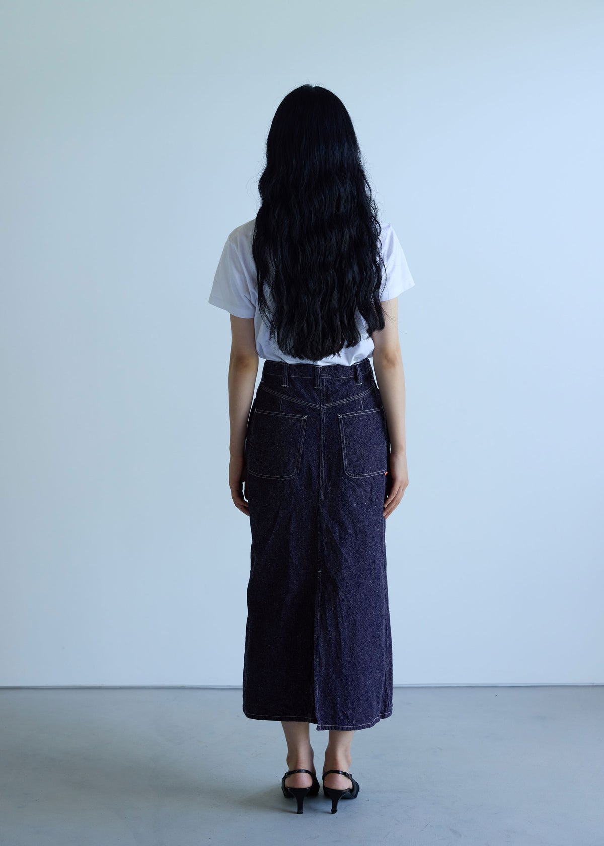 Back-Slit Skirt / HANMO INDIGO・SAKURA
