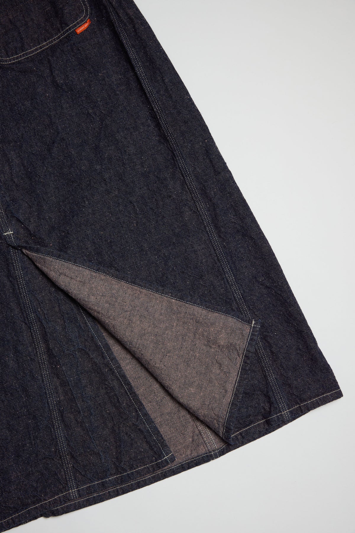 Back-Slit Skirt / HANMO INDIGO・SAKURA